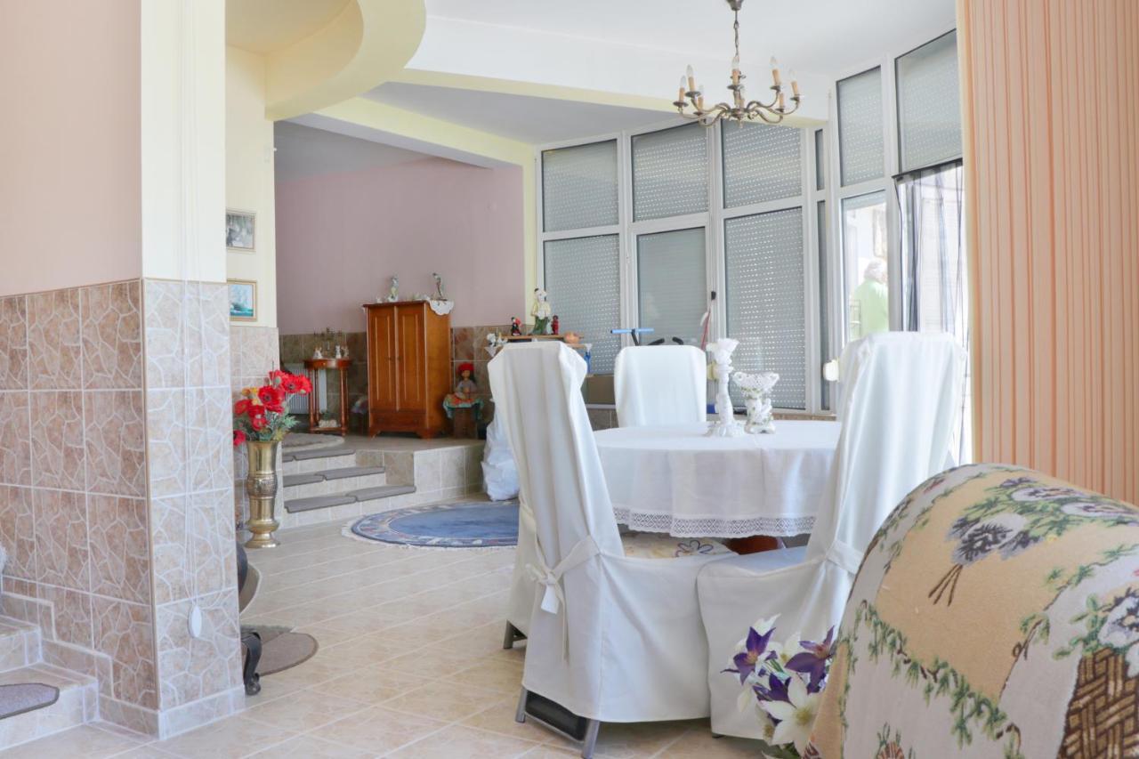 Villa Nora Албена Экстерьер фото